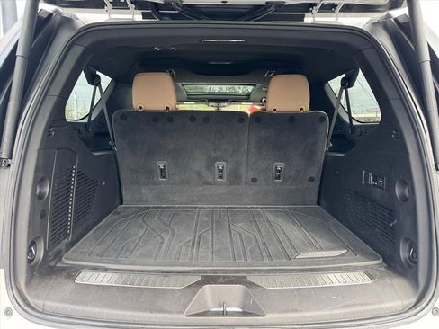 Used 2021 Chevrolet Suburban Premier w/ Premium Package image 10