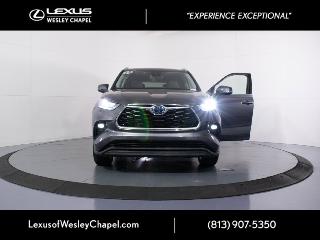 Used 2023 Toyota Highlander Limited FWD image 25