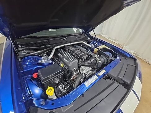 Used 2011 Dodge Challenger SRT8 image 21