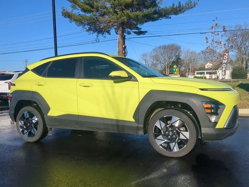 Used 2024 Hyundai Kona SEL w/ Convenience Package image 2