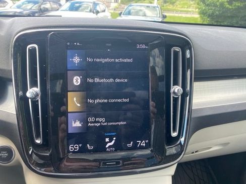 Used 2019 Volvo XC40 T5 Momentum AWD/4WD image 15