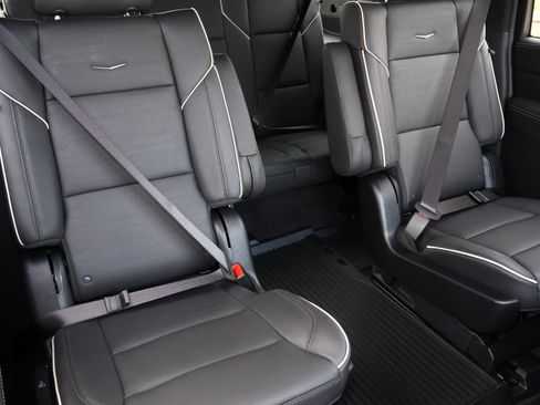 Used 2025 Cadillac Escalade ESV Premium Luxury w/ LPO, Floor Liner Package image 27