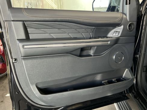 Used 2023 Ford Expedition Max Platinum image 14