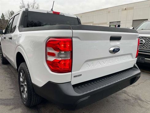 Used 2022 Ford Maverick XLT image 11