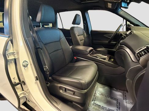 Used 2024 Honda Passport EX-L image 32