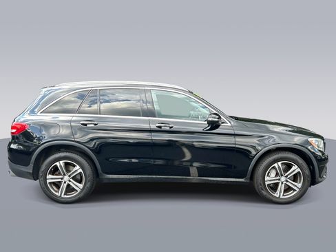 Used 2016 Mercedes-Benz GLC 300 4MATIC image 2