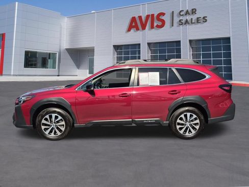 Used 2025 Subaru Outback Premium AWD/4WD image 10