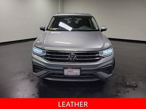 Used 2022 Volkswagen Tiguan SE AWD/4WD image 3
