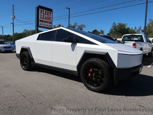 Used 2024 Tesla Cybertruck AWD Crew Cab image 7