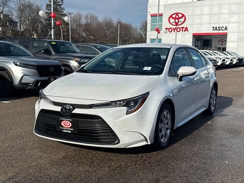 Used 2024 Toyota Corolla LE image 3