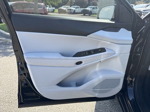 New 2026 Jeep Cherokee Limited AWD/4WD image 10