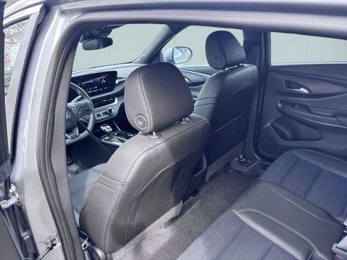 Used 2025 Buick Envista Preferred image 23