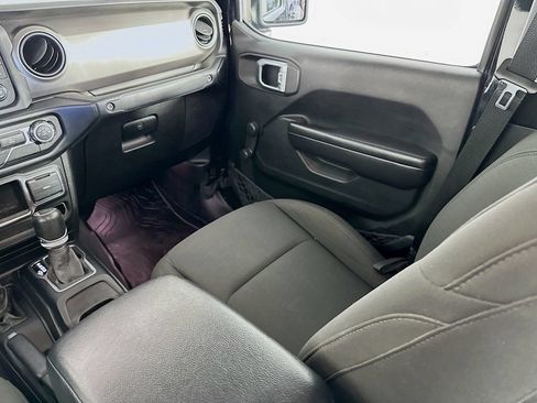 Certified 2020 Jeep Gladiator Sport AWD/4WD image 30
