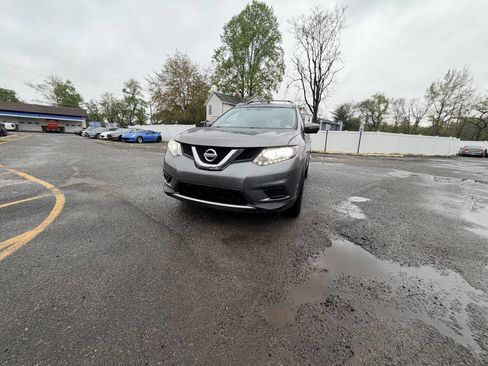Used 2014 Nissan Rogue SV w/ SV Premium Package image 2