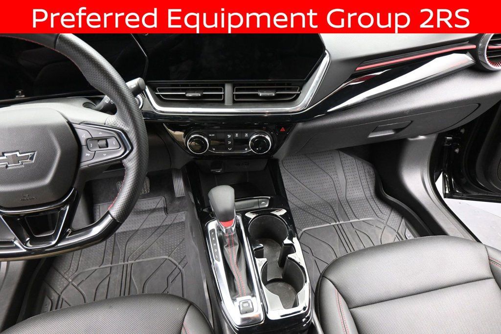 Used 2025 Chevrolet Trax RS w/ Driver Confidence Package FWD image 14