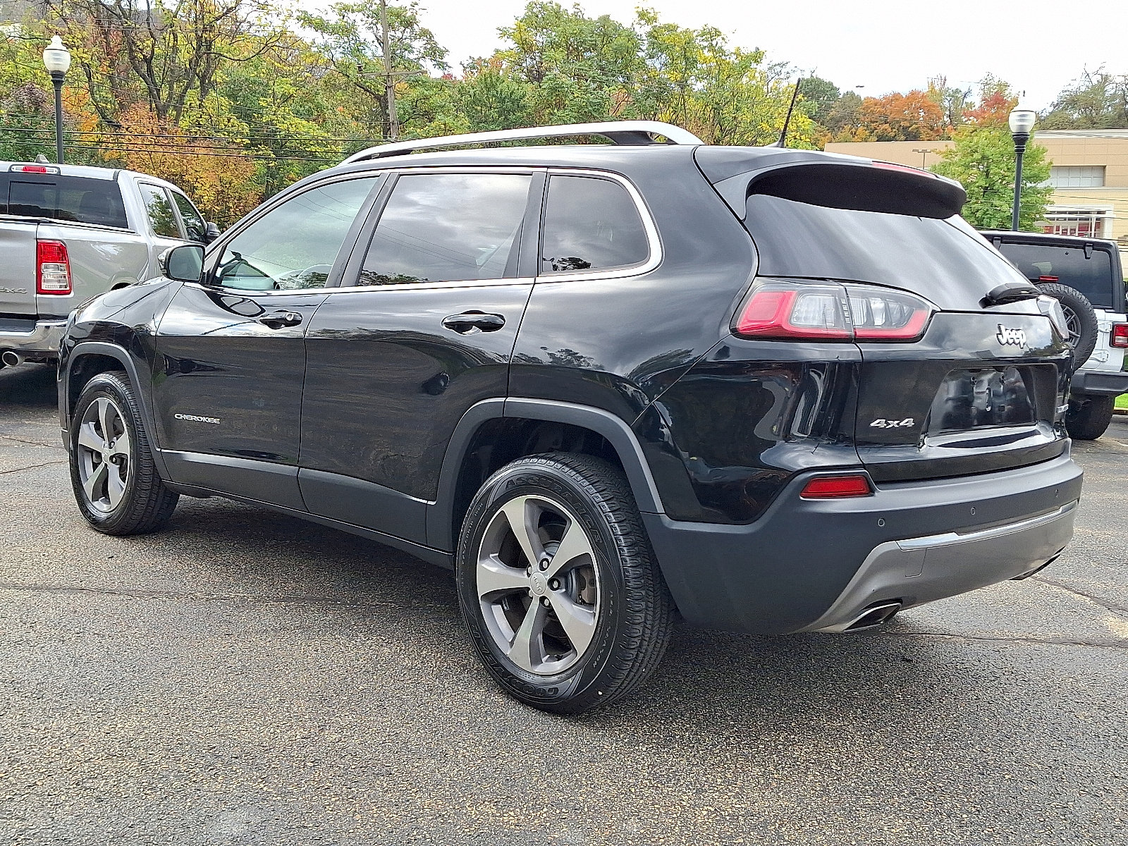 Certified 2019 Jeep Cherokee Limited AWD/4WD image 6