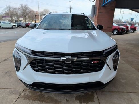 Certified 2024 Chevrolet Trax RS w/ Driver Confidence Package image 2