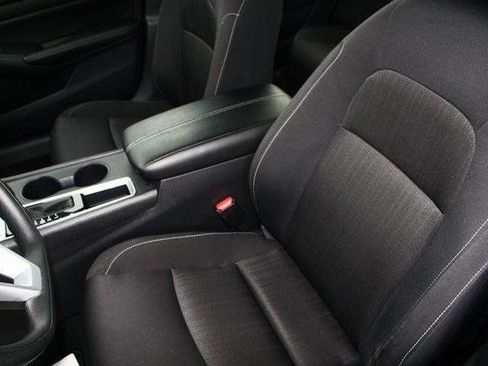 Used 2025 Nissan Altima 2.5 SV image 4