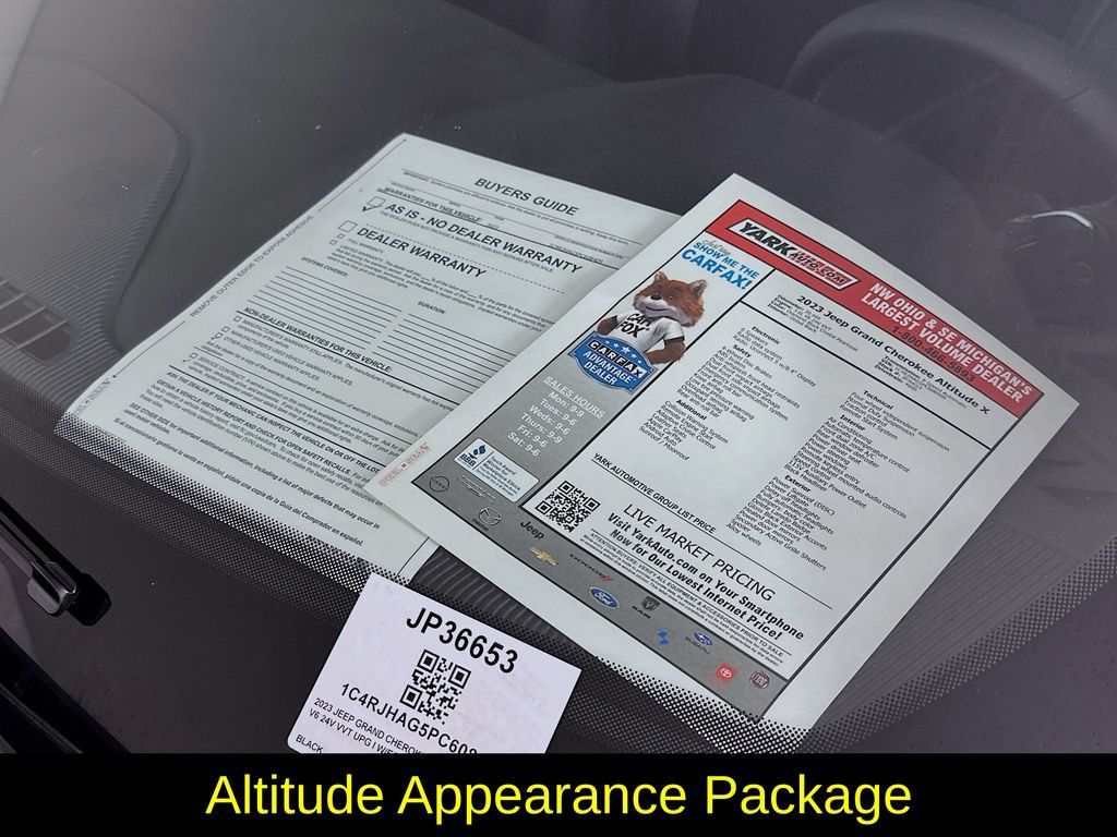 Used 2023 Jeep Grand Cherokee Altitude AWD/4WD image 13