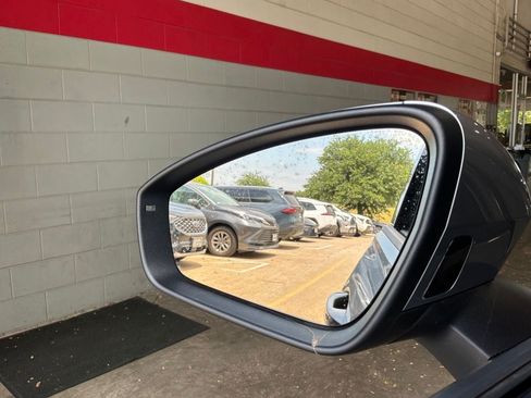 Used 2026 Volkswagen Tiguan SE FWD image 19