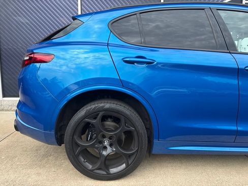 Used 2023 Alfa Romeo Stelvio Estrema AWD/4WD image 5