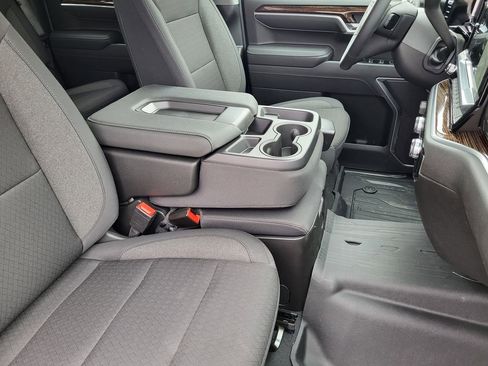 New 2026 GMC Sierra 1500 SLE image 11