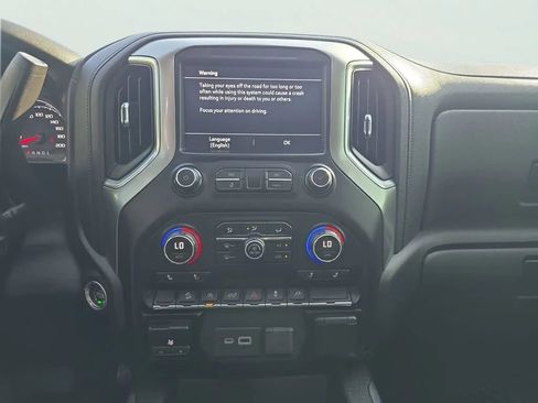 Used 2021 Chevrolet Silverado 1500 LT Trail Boss w/ Convenience Package II AWD/4WD image 18