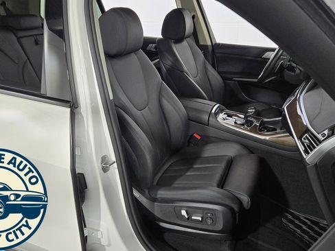 Used 2020 BMW X7 xDrive40i w/ Parking Assistance Package AWD/4WD image 42
