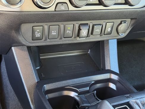 Used 2022 Toyota Tacoma 4x4 Double Cab image 26