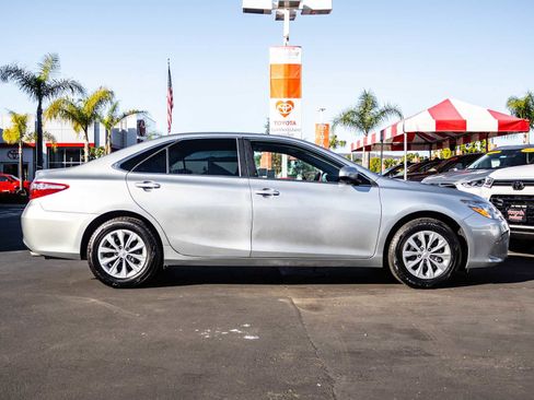 Certified 2017 Toyota Camry LE image 11