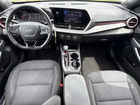 Used 2024 Chevrolet Trax RS w/ Driver Confidence Package FWD image 27