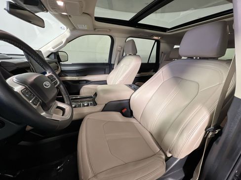 Used 2023 Ford Expedition Max Limited image 13