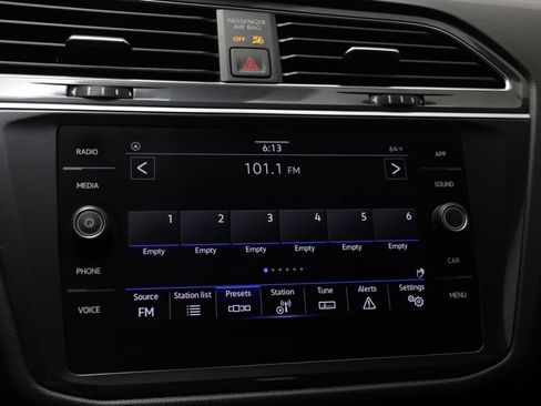 Used 2023 Volkswagen Tiguan SE FWD image 8