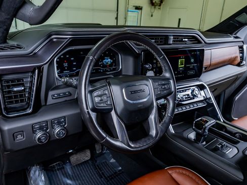 Used 2023 GMC Sierra 1500 Denali Ultimate AWD/4WD image 17