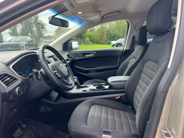 Used 2017 Ford Edge SEL FWD image 3