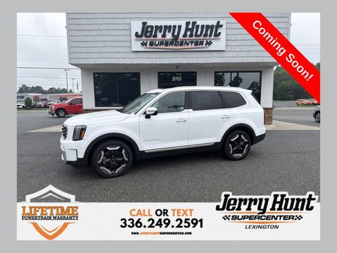 Used 2025 Kia Telluride S AWD/4WD image 1