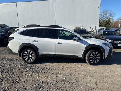 Used 2023 Subaru Outback Touring XT image 3