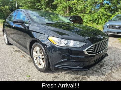 Used 2018 Ford Fusion SE w/ Fusion SE Technology Package FWD image 1
