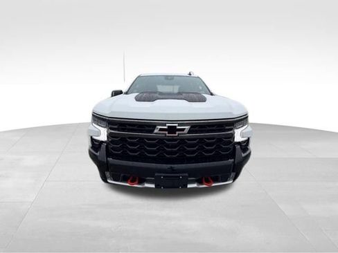 Used 2023 Chevrolet Silverado 1500 ZR2 w/ Technology Package image 3