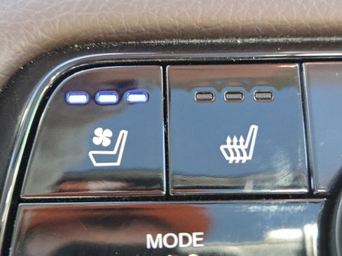 Certified 2025 Honda Pilot Elite image 6