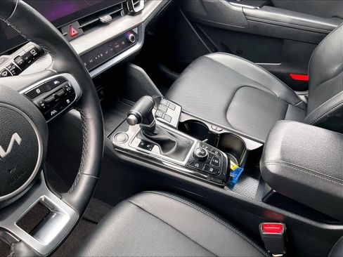 Used 2023 Kia Sportage SX image 21