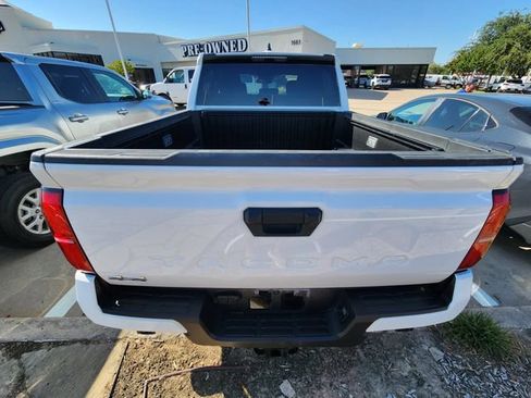 Used 2025 Toyota Tacoma SR5 AWD/4WD image 6
