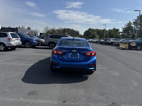 Used 2018 Chevrolet Cruze LT w/ Convenience Package image 13
