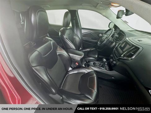 Used 2019 Jeep Cherokee Latitude Plus image 27