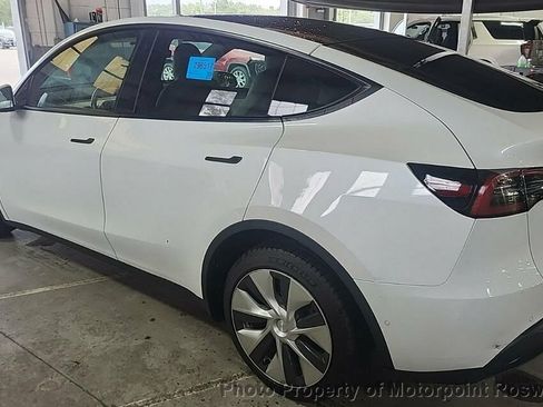 Used 2021 Tesla Model Y Long Range image 4