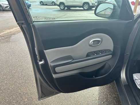 Used 2019 Kia Soul image 14