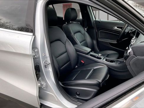 Used 2019 Mercedes-Benz GLA 250 4MATIC image 28