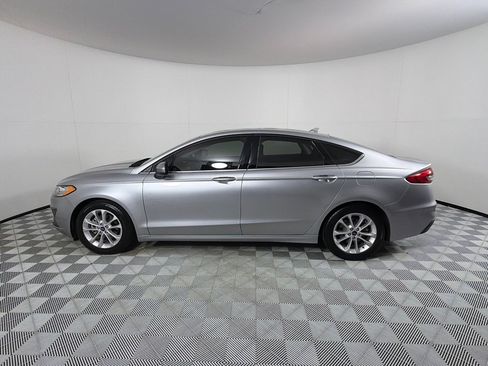 Used 2020 Ford Fusion SE FWD image 8
