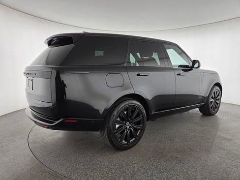 Certified 2025 Land Rover Range Rover SE AWD/4WD image 2