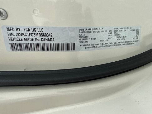 Used 2021 Chrysler Pacifica Touring FWD image 54